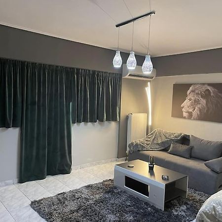 Central Modern Apartment Wolos Zewnętrze zdjęcie