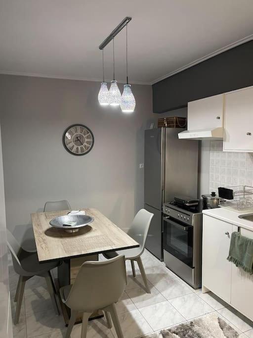 Central Modern Apartment Wolos Zewnętrze zdjęcie