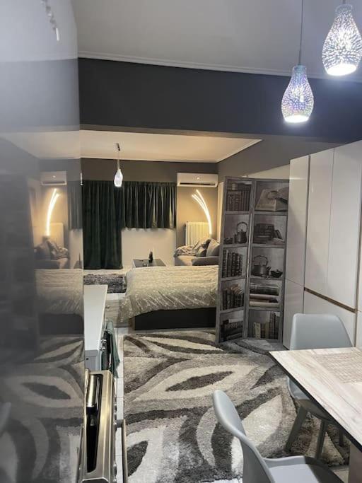 Central Modern Apartment Wolos Zewnętrze zdjęcie